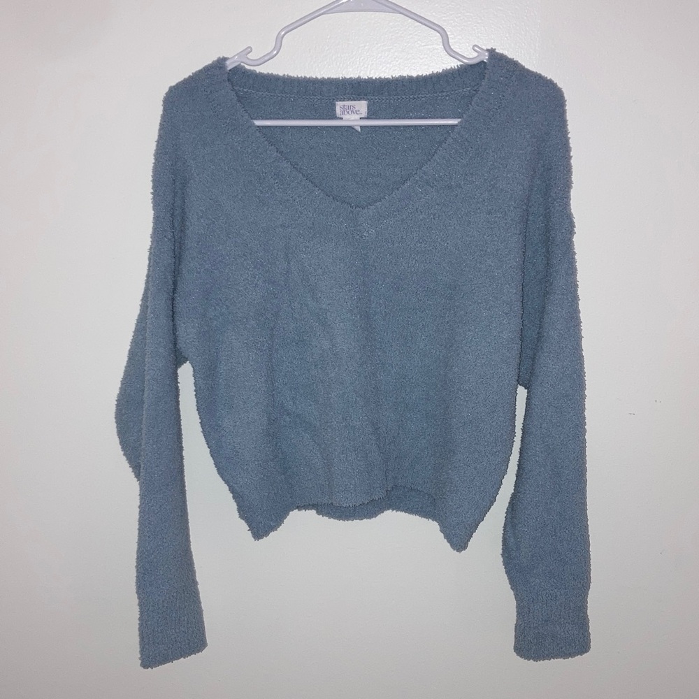 Stars Above - Cozy V-Neck Blue Sweater - Picture 3 of 8